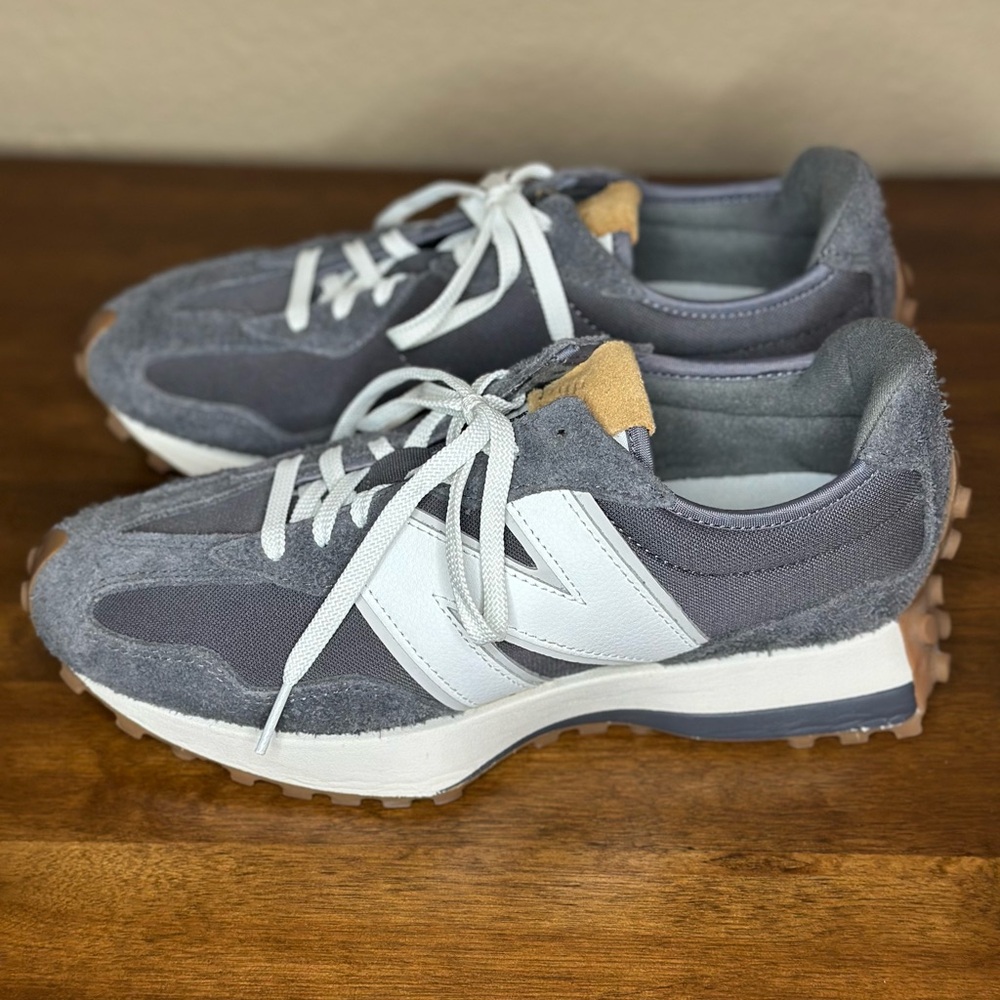 New Balance 327 Sneakers - women’s size 8.5